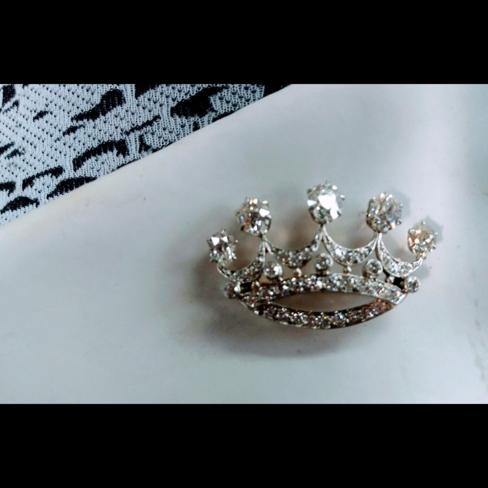 Mine cut diamond crown brooch